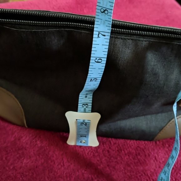 *. Bella Russo Toiletry Bag - Picture 9 of 9